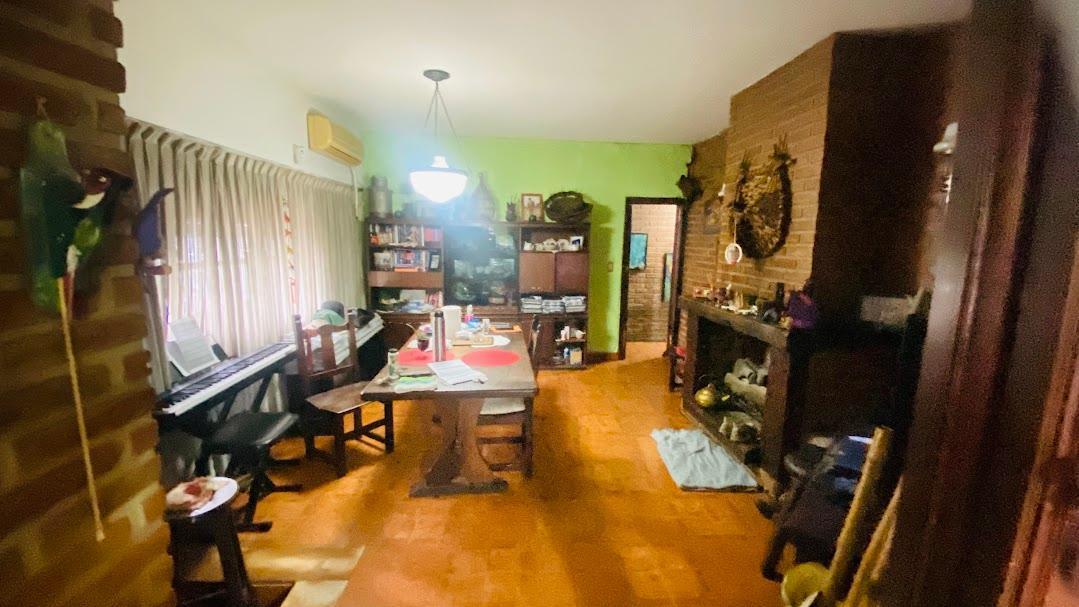 Foto de Casa en Esquina sobre Lote Propio - 4 Ambientes con Cochera, Gran, imagen 2