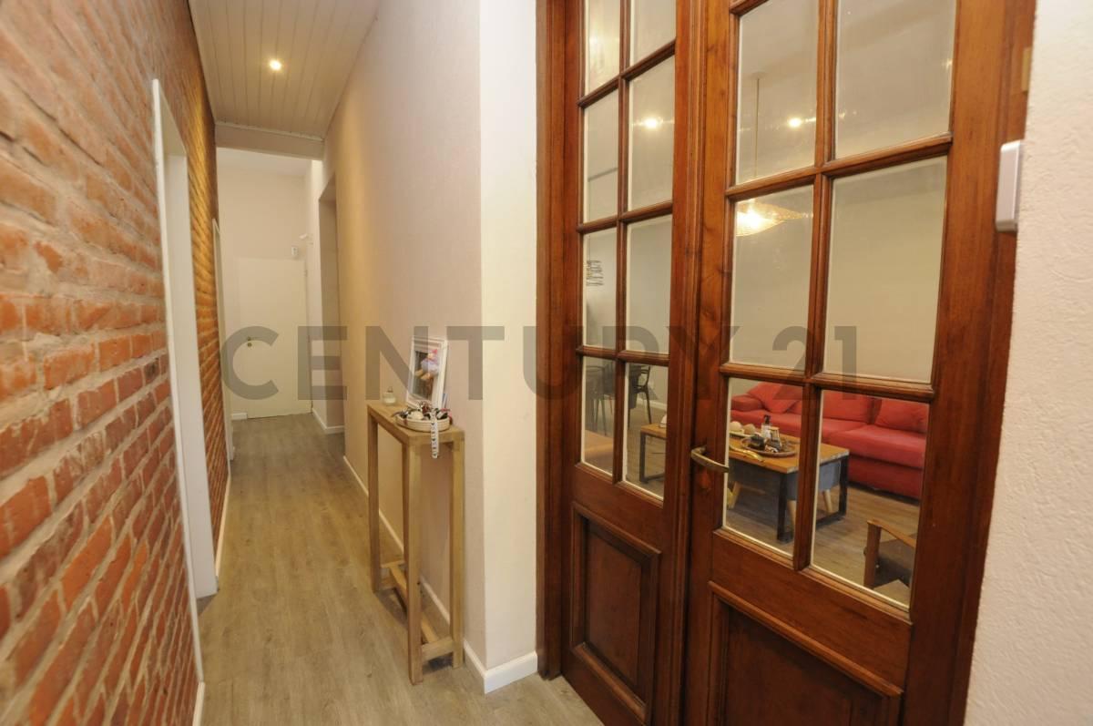 Foto de VENTA CASA 4 AMBIENTES CON COCHERA Y JARDÍN - VILLA SANTA RITA, imagen 4