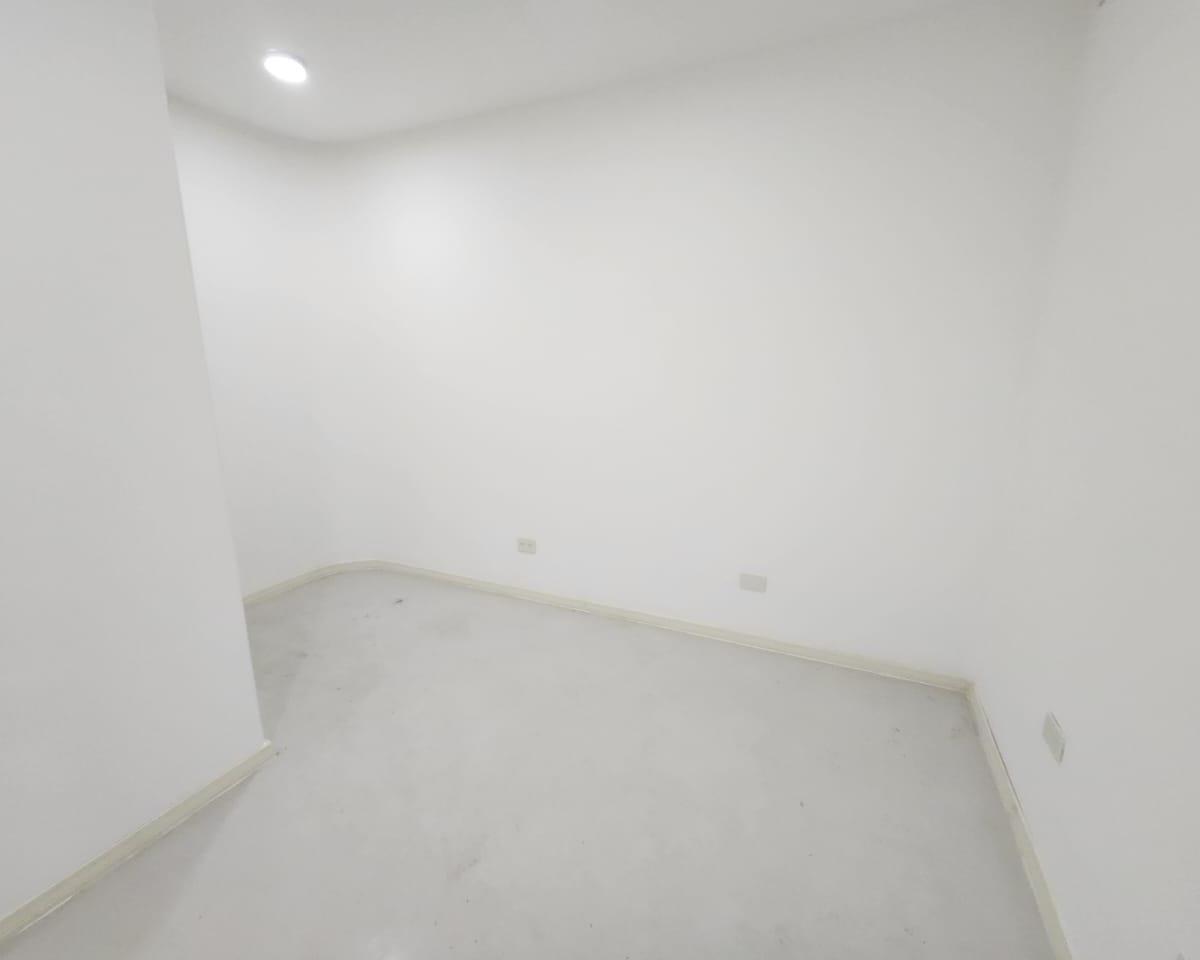 Oficina en Venta en Recoleta. Oportunidad, Reciclada. 2