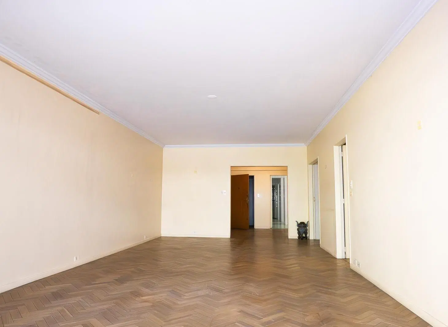 Departamento en Recoleta con 2 cocheras. Oportunidad usd 2300 x m2.!!! 2