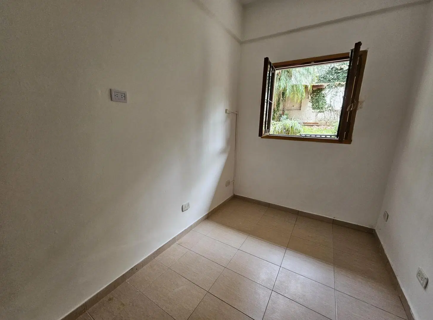 Departamento en alquiler 3 amb, con jardin y parrilla. 3