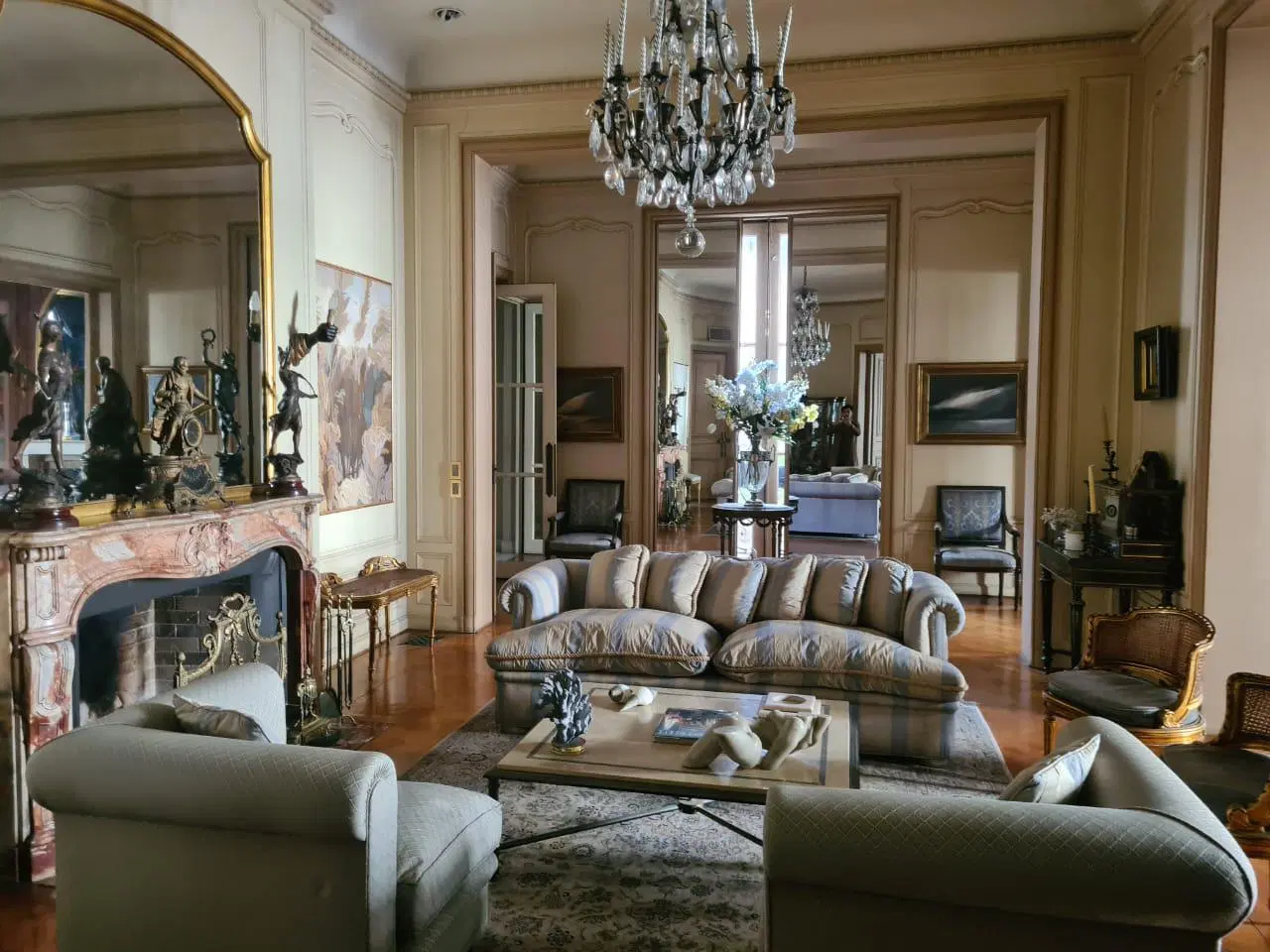 Excelente Departamento Francés en Venta en Retiro 5