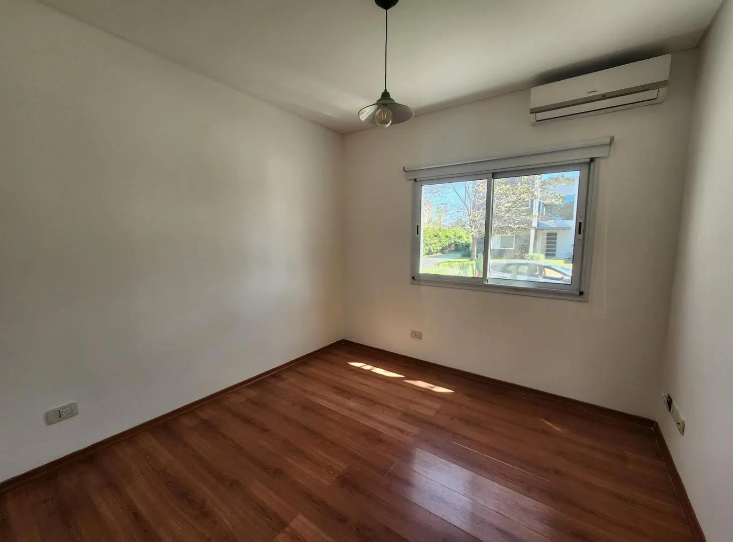 Casa en Venta en Las Liebres con Excelente Jardín 2