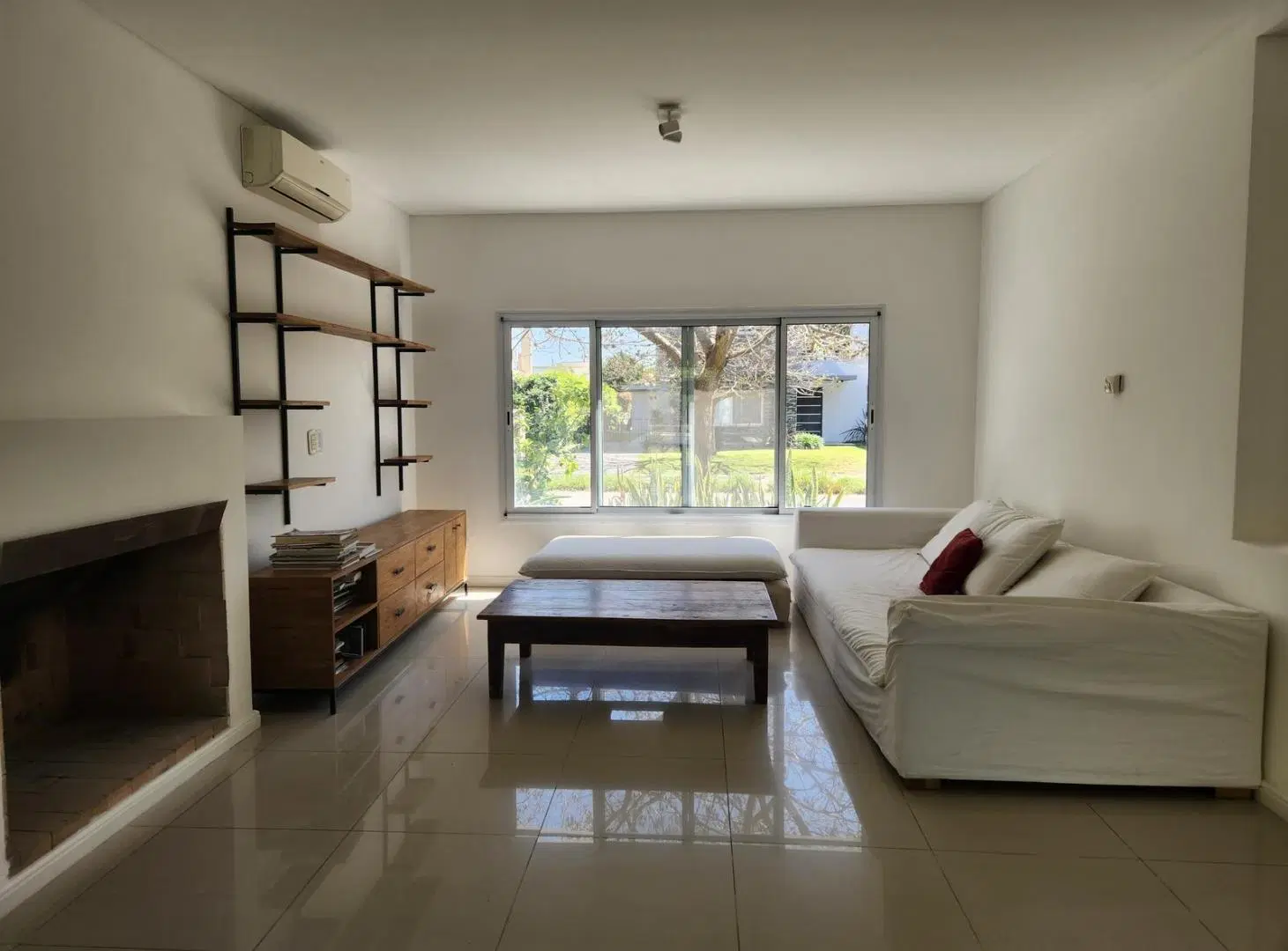 Casa en Venta en Las Liebres con Excelente Jardín 1