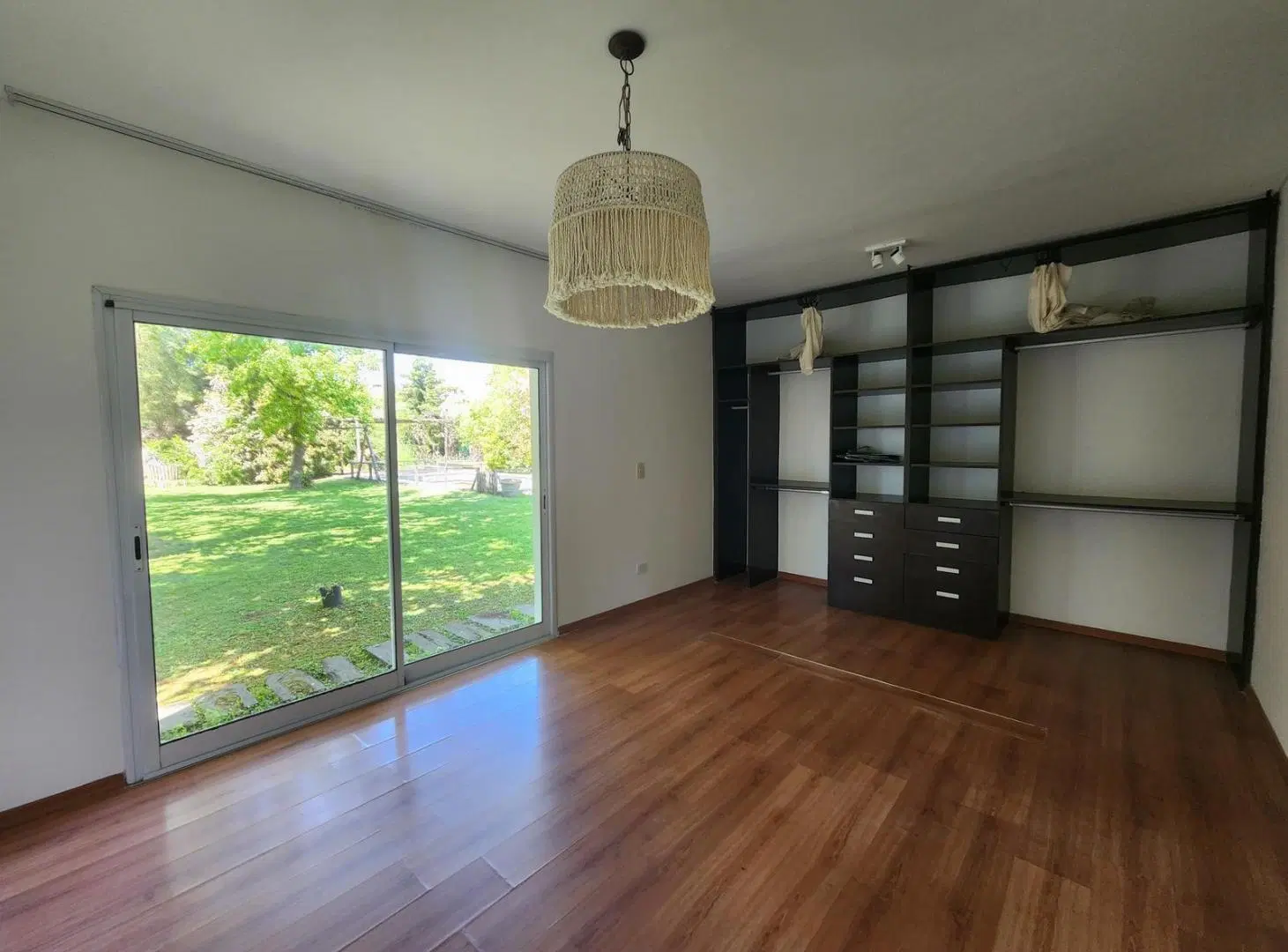 Casa en Venta en Las Liebres con Excelente Jardín 5