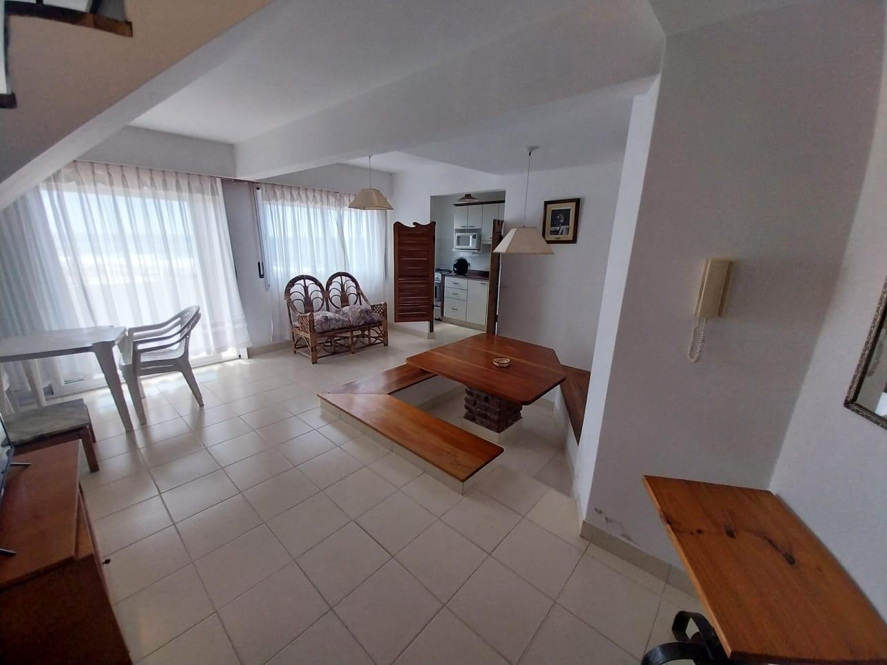 Departamento de 3 ambientes en alquiler temporario, frente al mar, zona centro, Villa Gesell