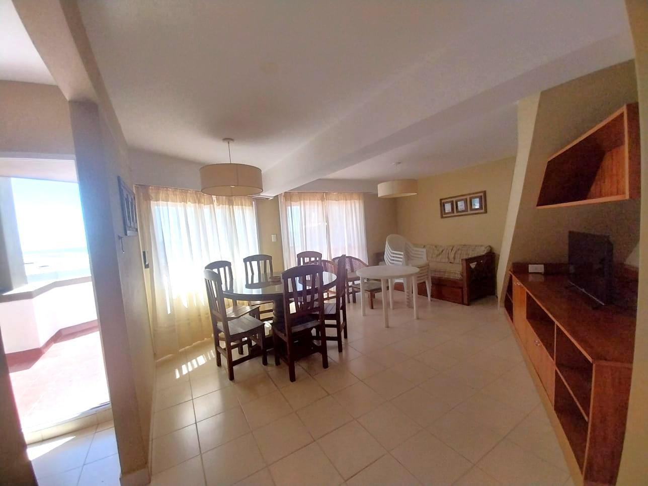 Departamento de 3 ambientes, en alquiler temporario, zona centro, en Villa Gesell