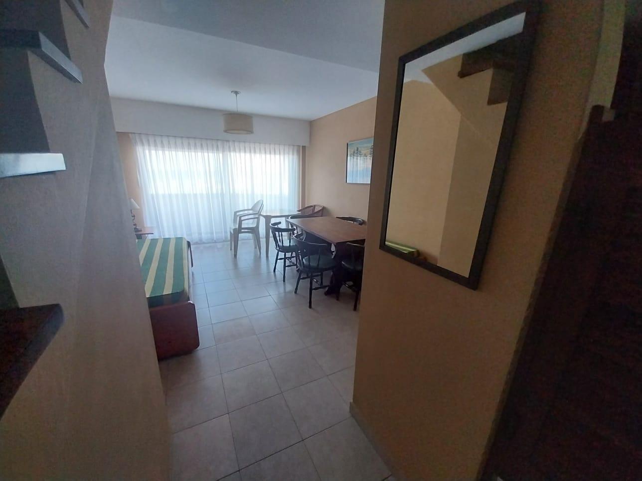Departamento de 3 ambientes en alquiler temporario, frente al mar, zona centro, en Villa Gesell