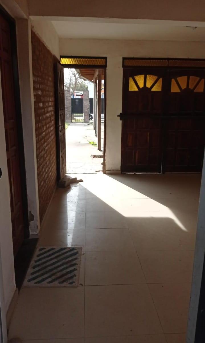 1 Casa y 2 Monoambientes. 5