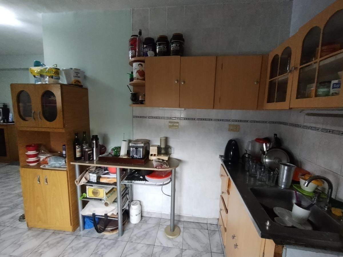 Casa y Duplex, Lote con Dos Propiedades Independientes de 3 Dorm. Cada Una 5