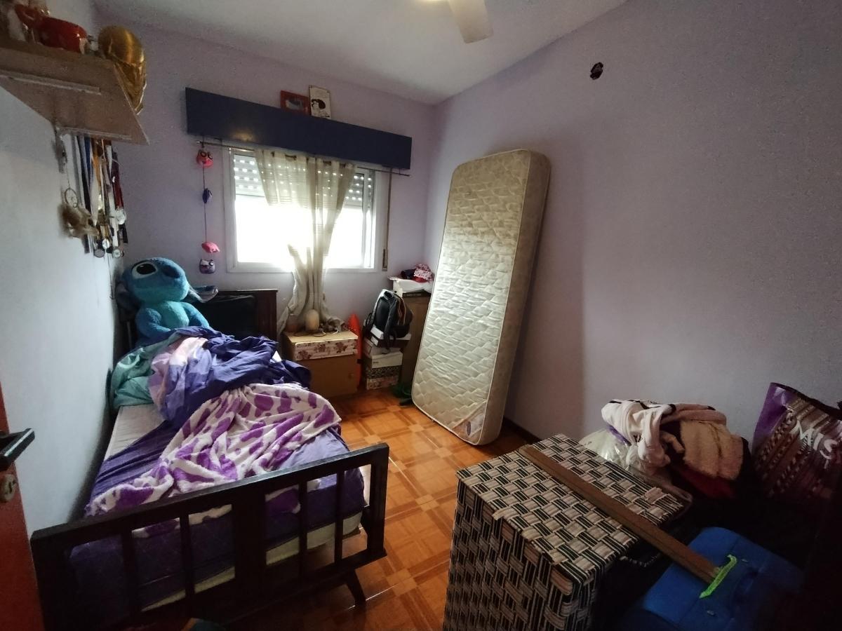 Casa y Duplex, Lote con Dos Propiedades Independientes de 3 Dorm. Cada Una 2
