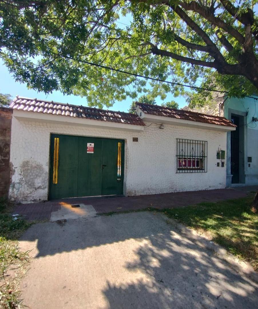 Casa de 2 dorm. en Rep. de la Sexta.