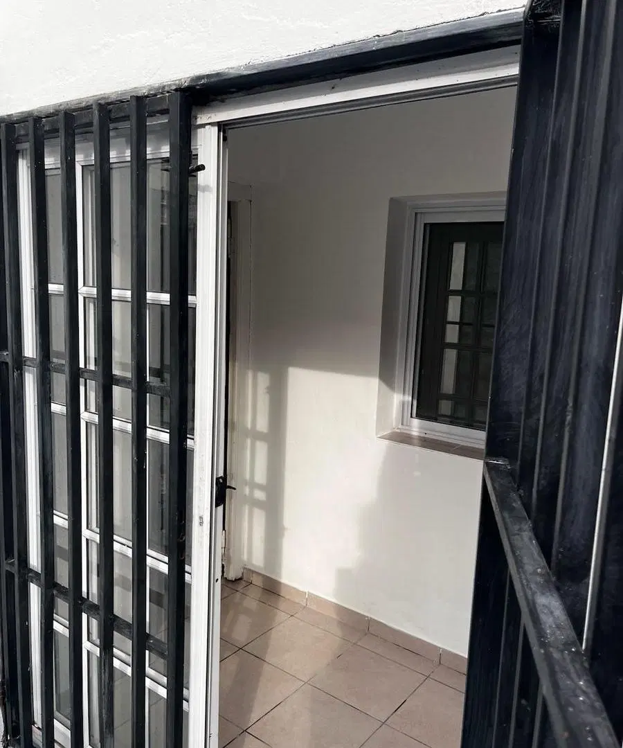 Departamento interno de 1 dormitorio en B° Tiro Suizo. 3