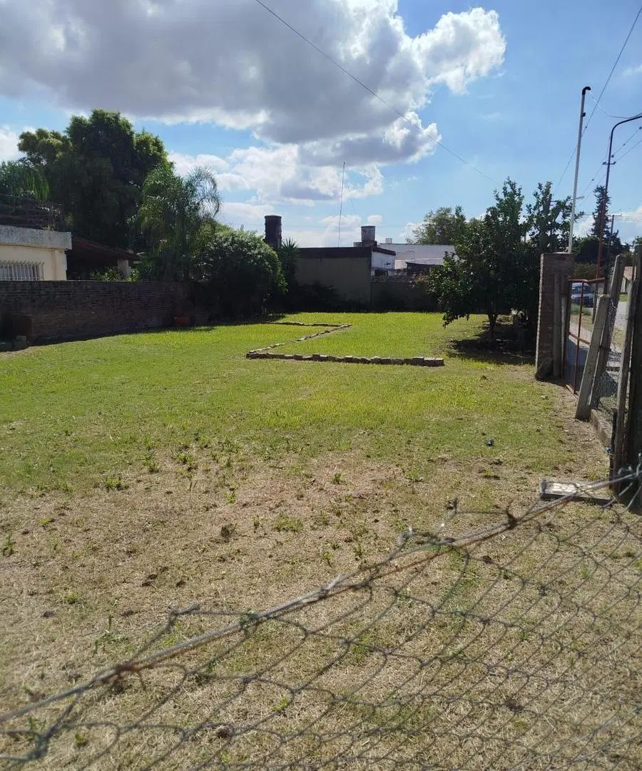 Lote en Villa Gobernador Gálvez. 2