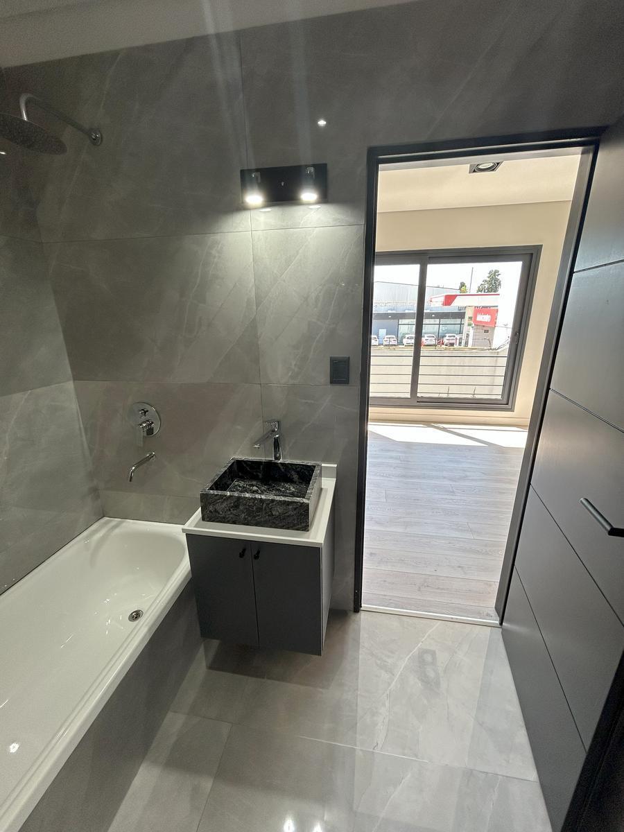 Triplex en Don Torcuato Sobre 202