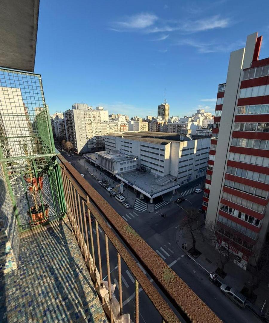 Foto de Departamento 1 AMBIENTE DESPLAZADO CON BALCÓN A LA CALLE VISTA, imagen 1