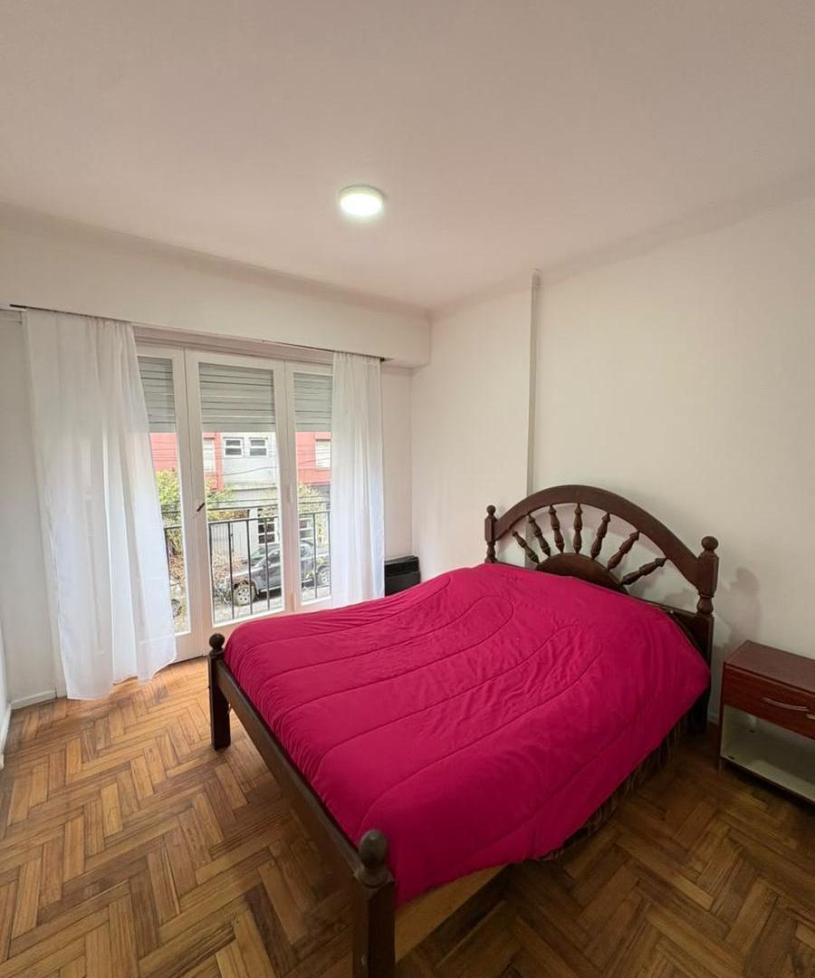 Foto de Departamento 2 ambientes con balcón saliente y dormitorio con ventana a, imagen 3