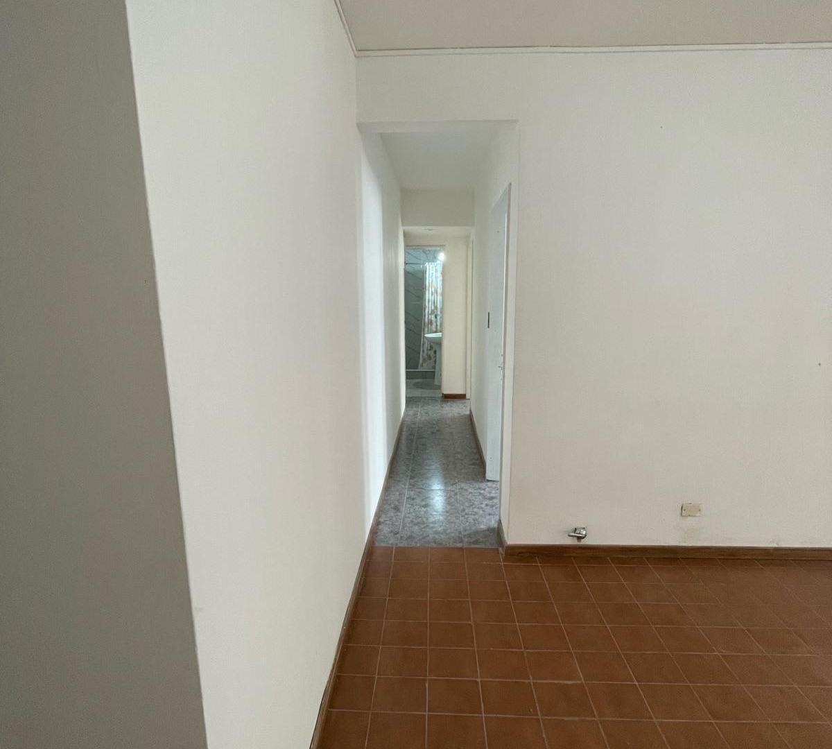 Foto de departamento 2 ambientes lateral abierto - Alquiler 24 meses zona Plaza, imagen 4