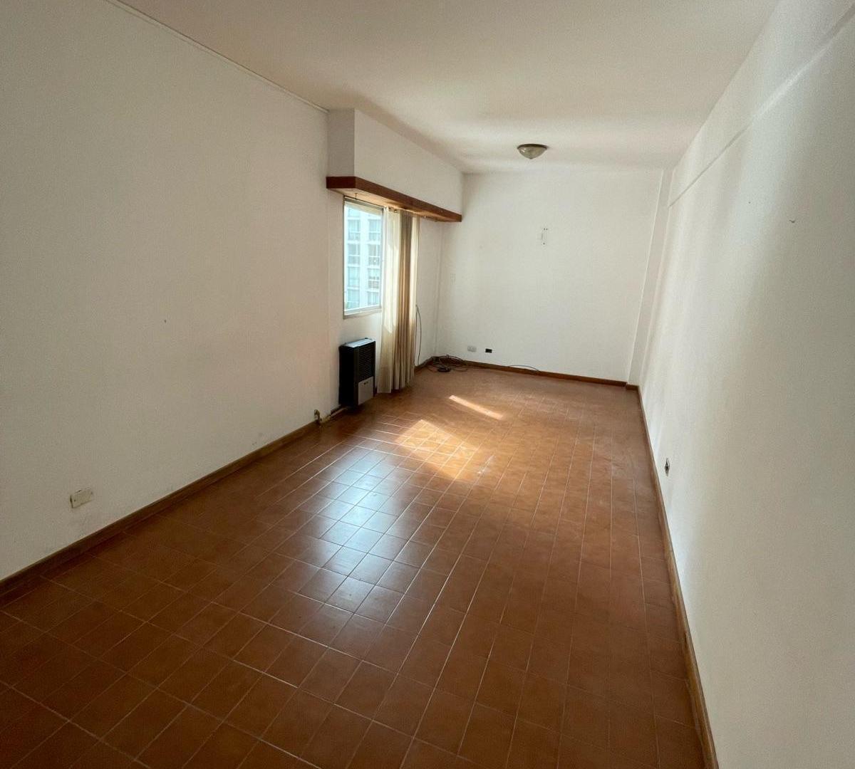 Foto de departamento 2 ambientes lateral abierto - Alquiler 24 meses zona Plaza, imagen 3