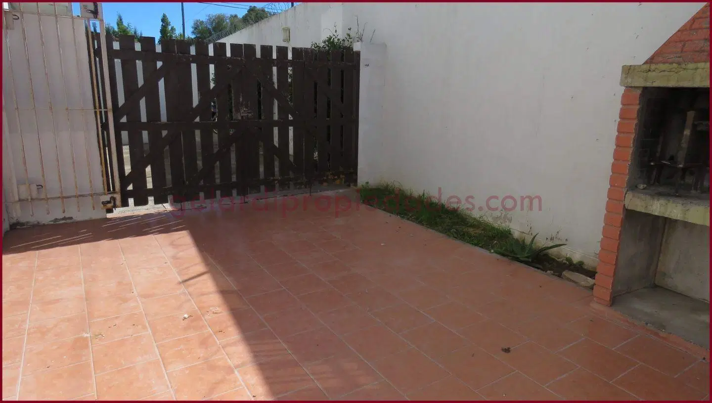 (PROPIEDAD RESERVADA ) Departamento alquiler 2 dormitorios patio Bahia Blanca naposta 3