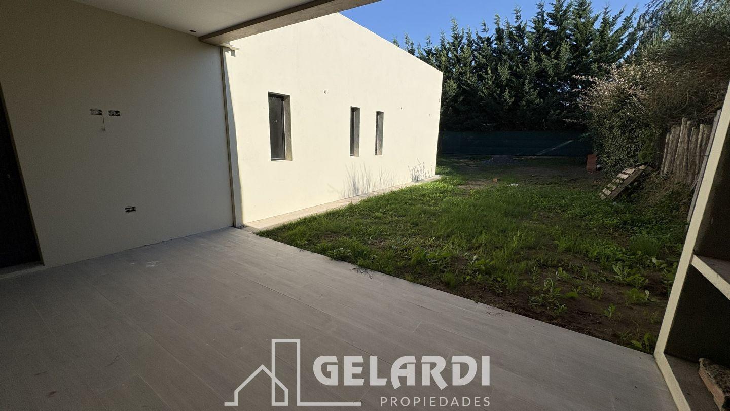 Casa estrenar 3 dorm garage patio Molina Campos Bahia Blanca