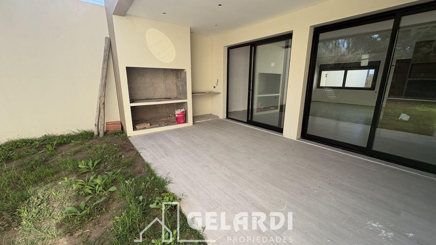 Casa estrenar 3 dorm garage patio Molina Campos Bahia Blanca
