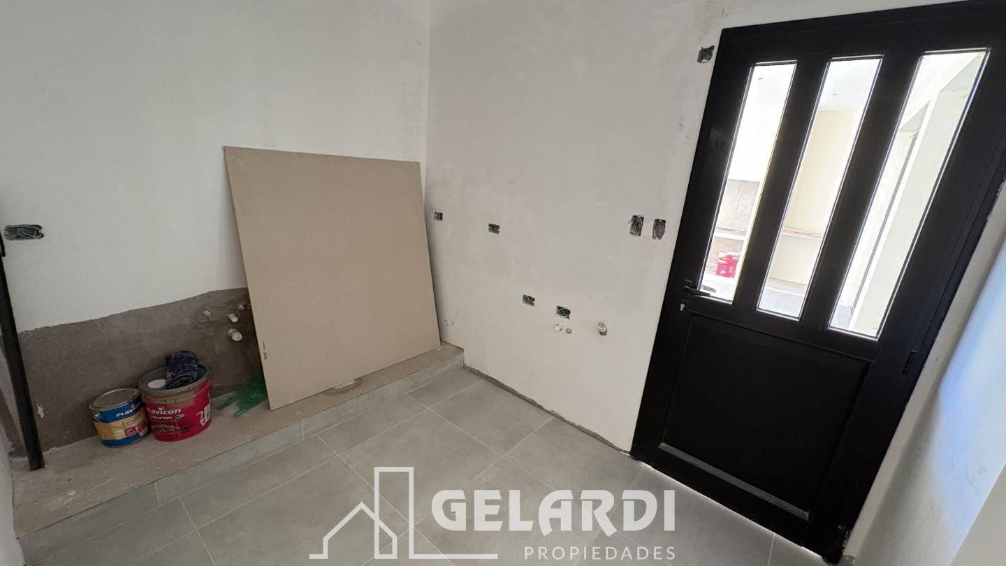 Casa estrenar 3 dorm garage patio Molina Campos Bahia Blanca