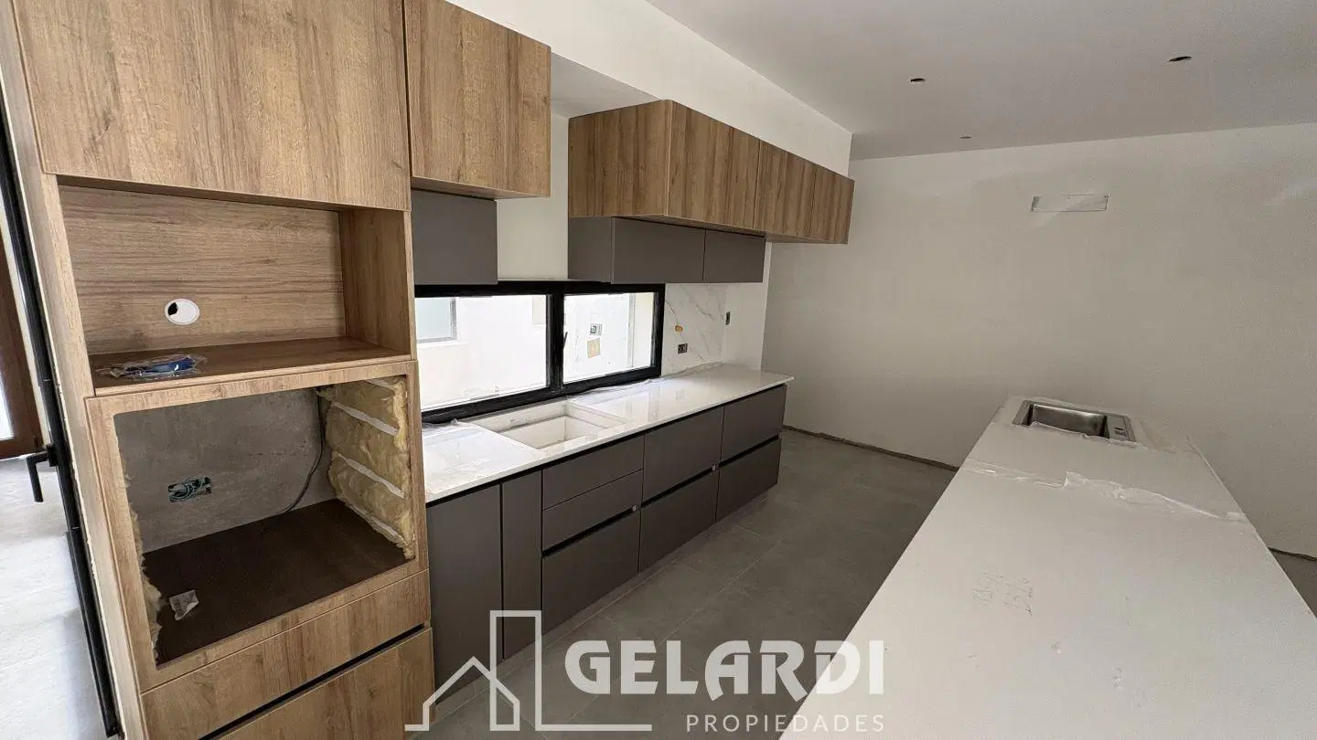 Casa estrenar 3 dorm garage patio Molina Campos Bahia Blanca 2