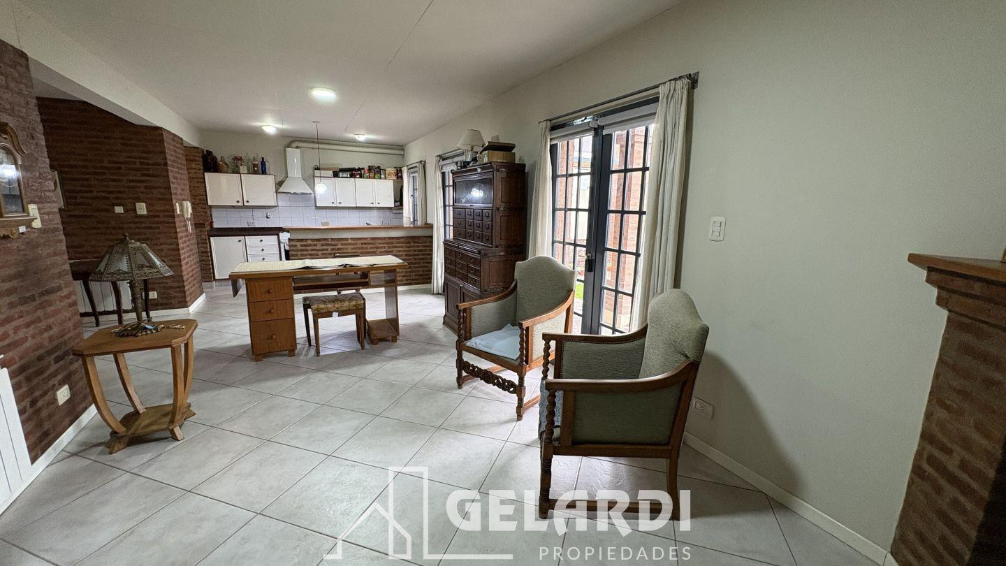 Foto de venta casa 2 dormitorios Bahia Blanca pacifico patio garage, imagen 1