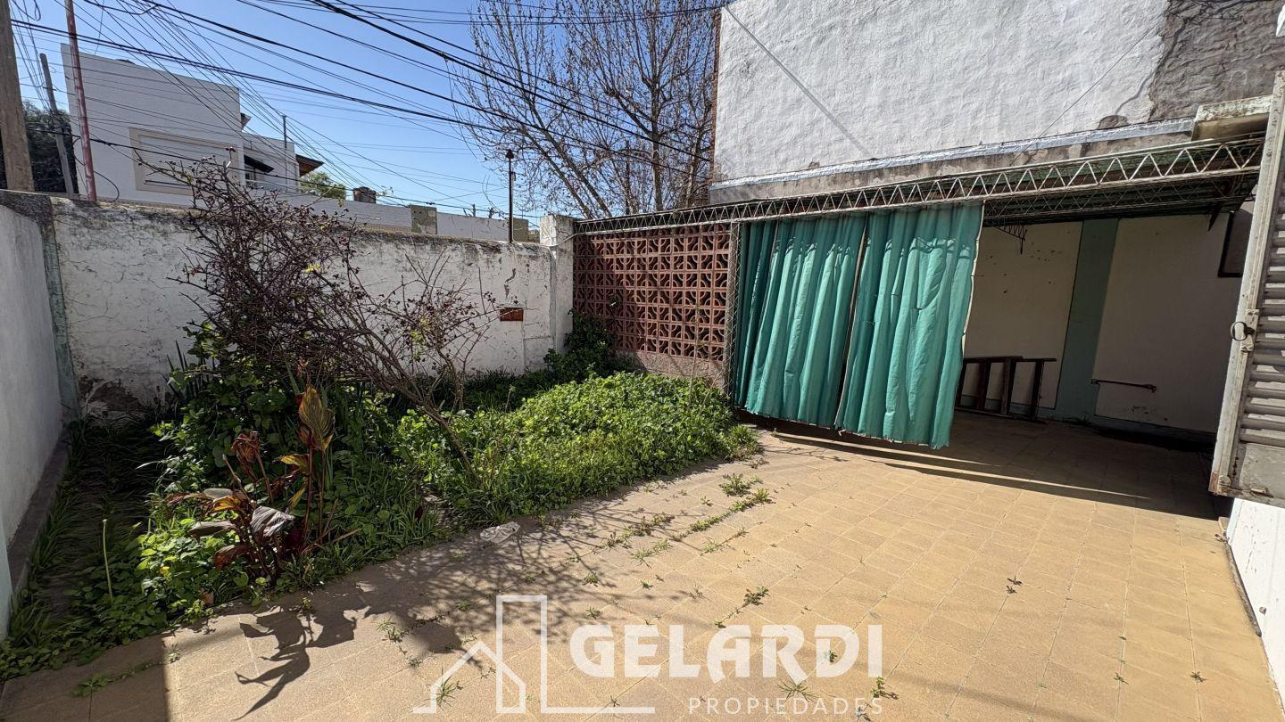 Foto de Venta Casa 2 dormitorios terreno villa Mitre reciclar, imagen 3