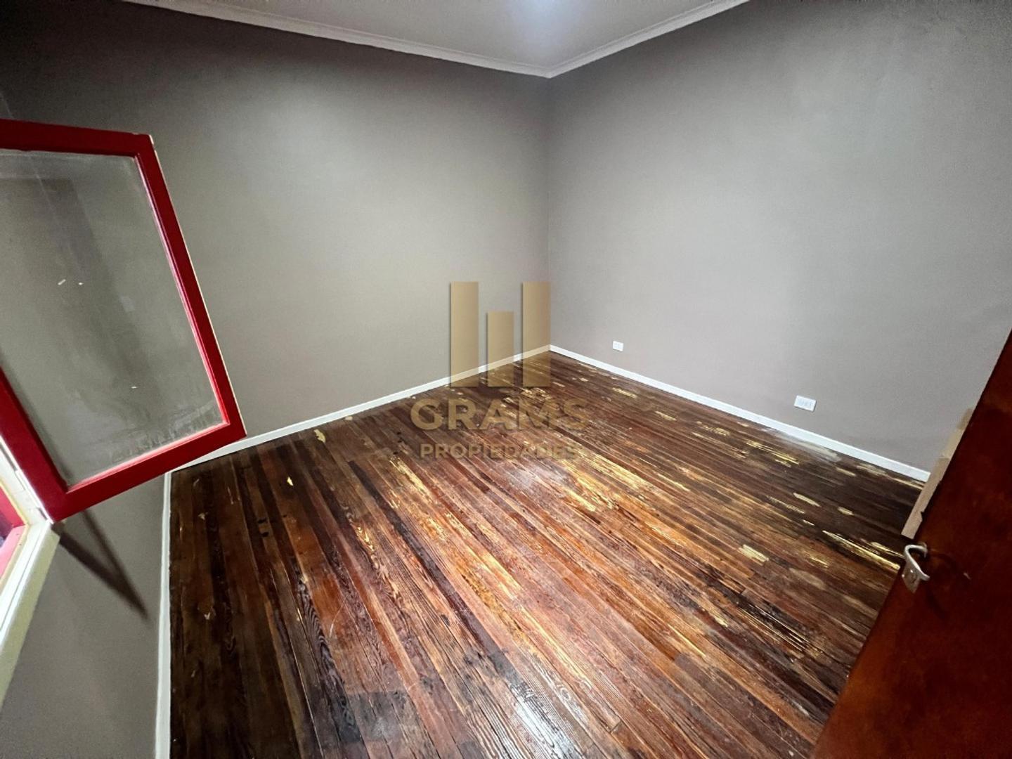 Foto de Venta de departamento PH dos dormitorios, La Plata, imagen 2