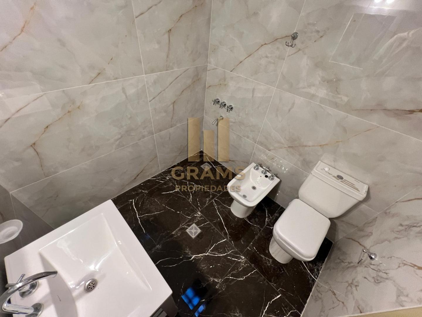 Foto de Venta de departamento PH dos dormitorios, La Plata, imagen 3