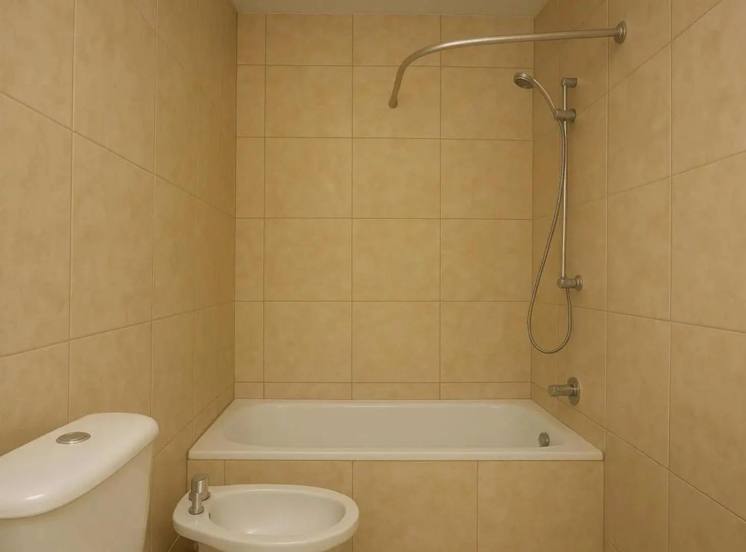 Venta de CASA TRES dormitorios, La Cándida, La Plata 2