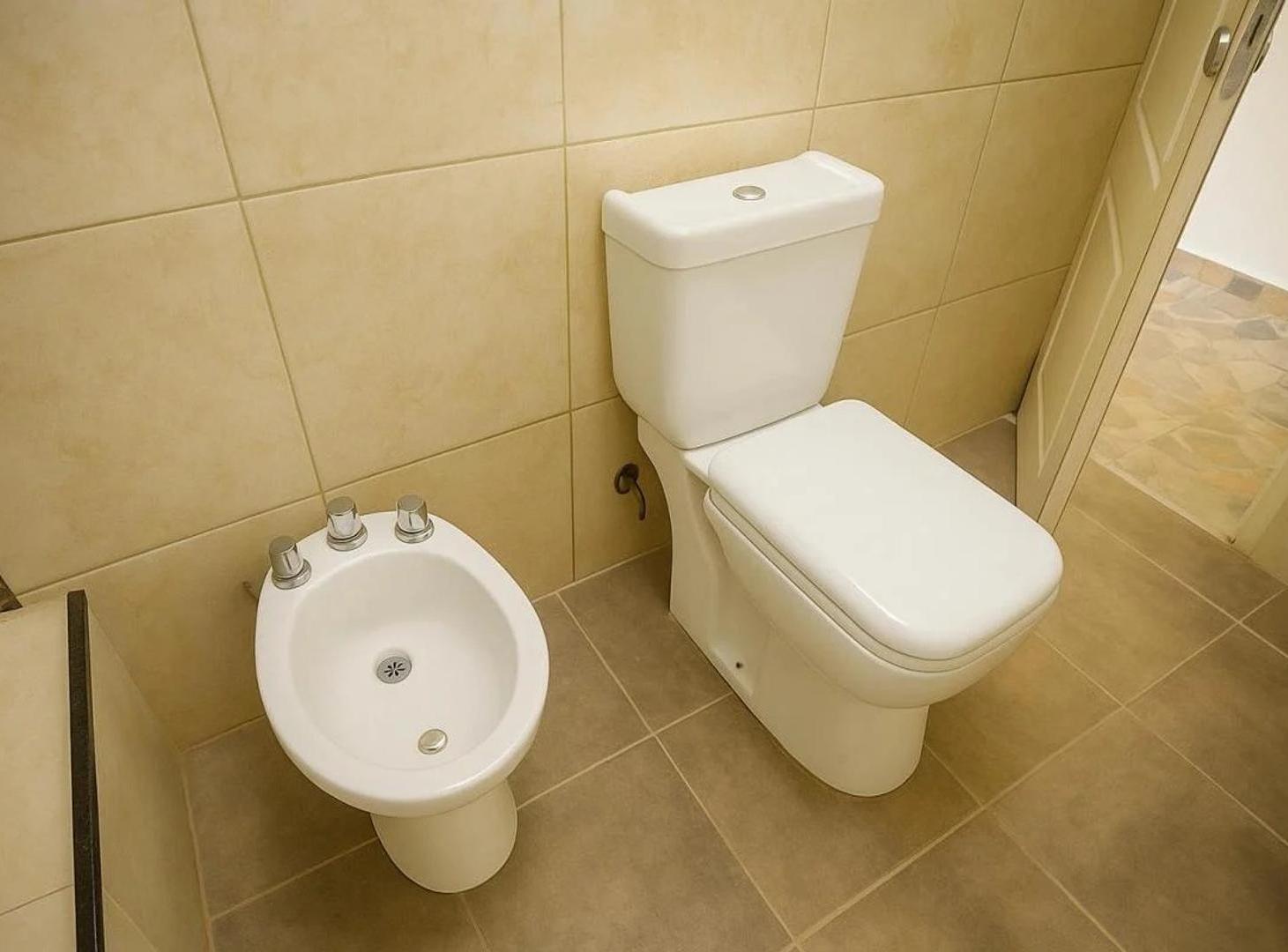 Foto de Venta de CASA TRES dormitorios, La Cándida, La Plata, imagen 5