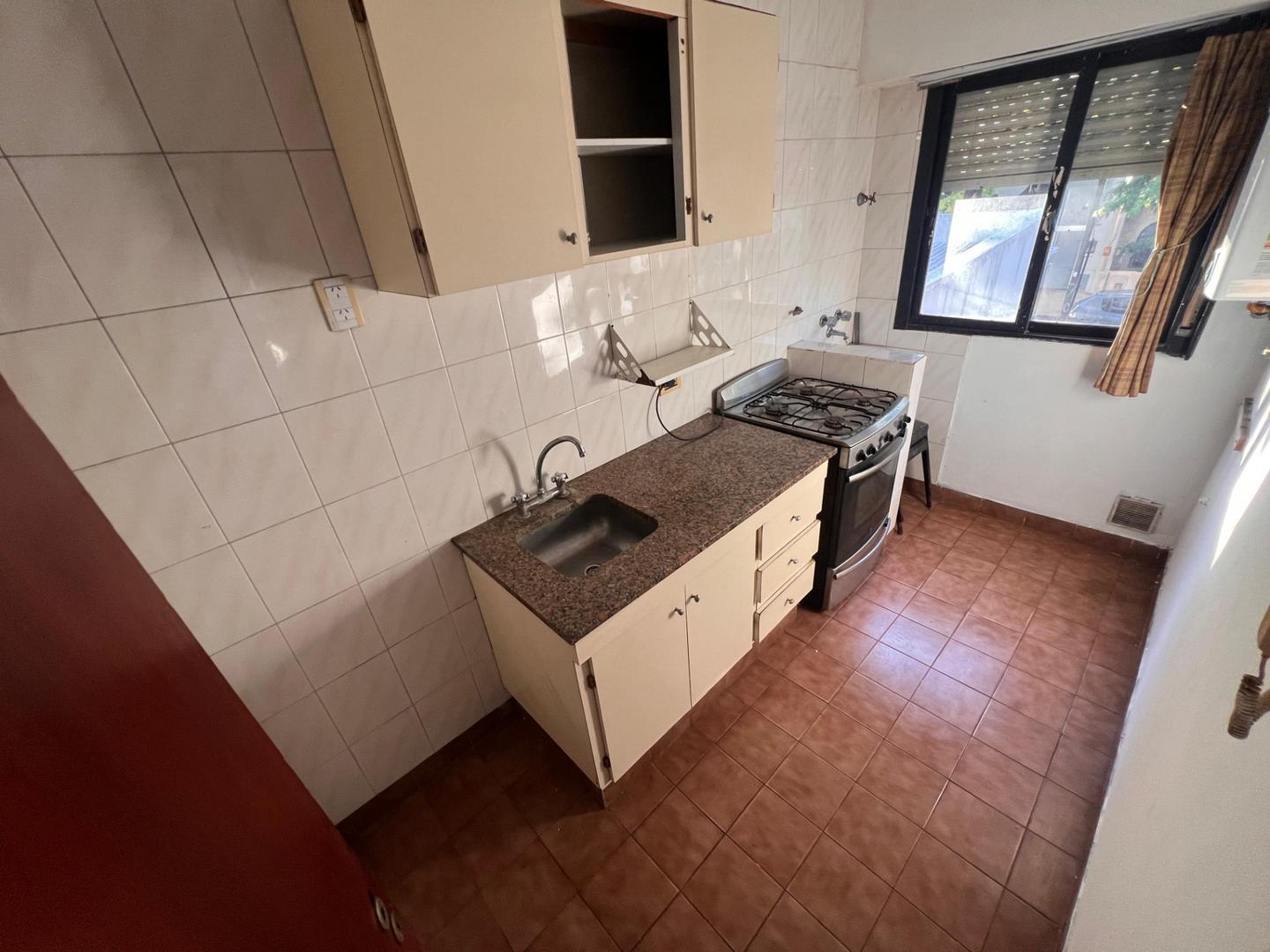 Foto de Departamento de un dormitorio con cochera en venta, La Plata, imagen 4