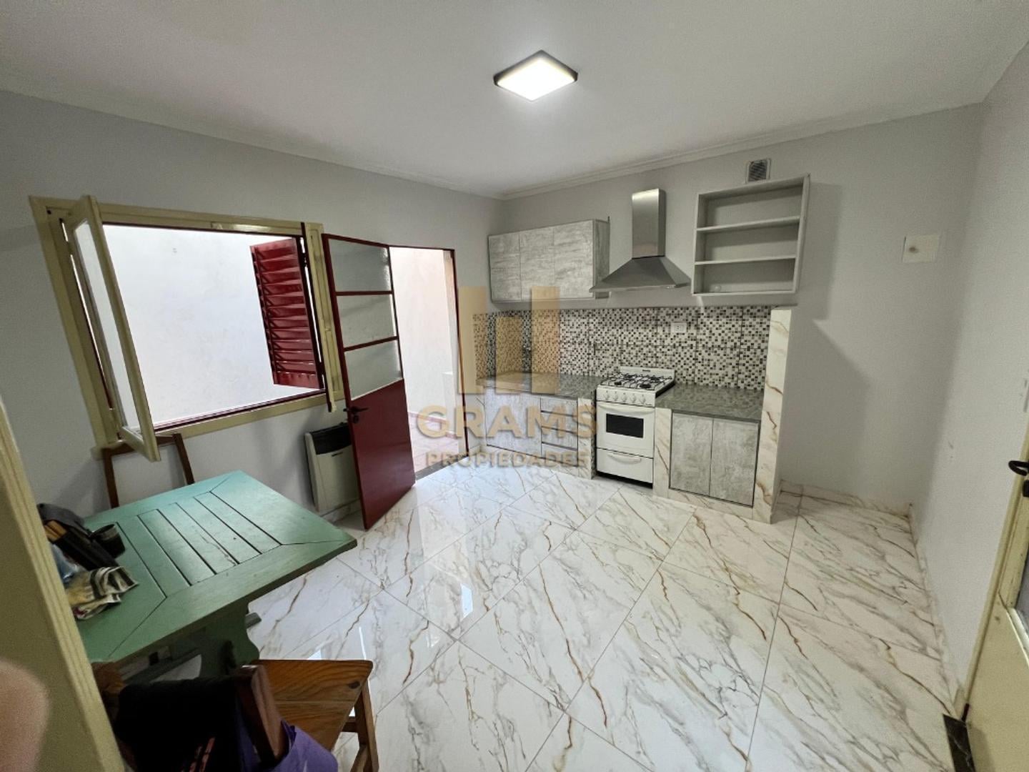 Foto de Venta de departamento PH dos dormitorios, La Plata, imagen 1