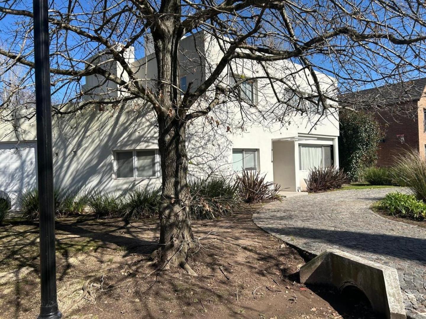 Foto de Venta de casa tres dormitorios, Abril Club de Campo, imagen 4
