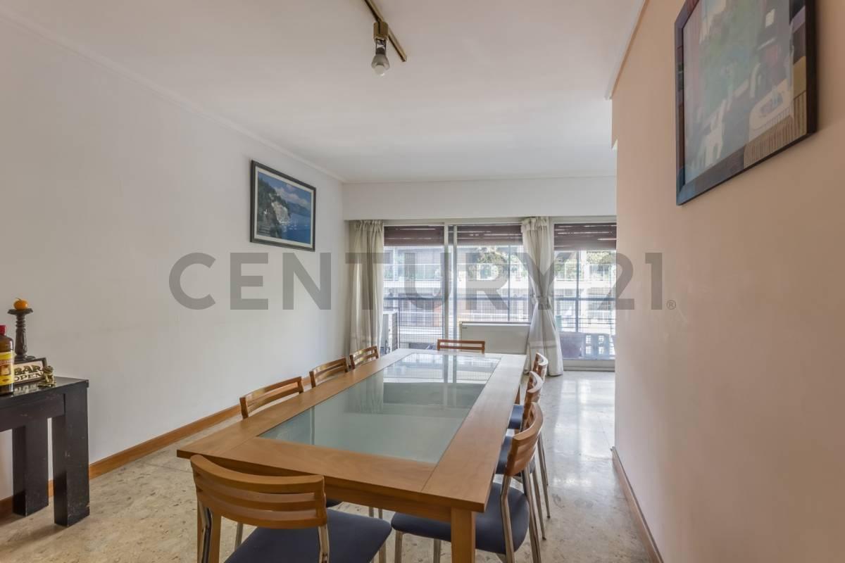 Departamento Apto Crédito de 4 Ambientes con Dependencia y Espacio de Cochera. 3