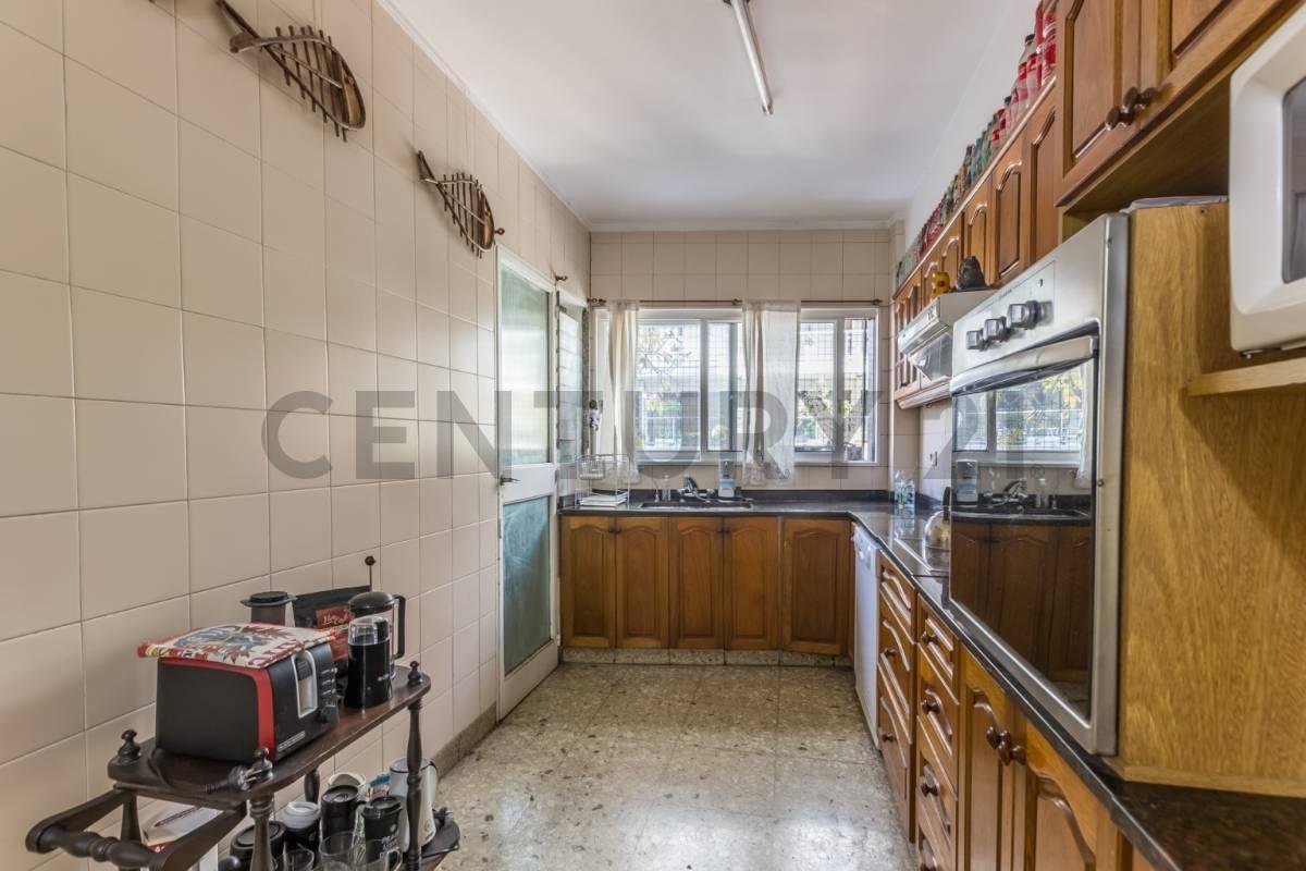 Departamento Apto Crédito de 4 Ambientes con Dependencia y Espacio de Cochera. 4