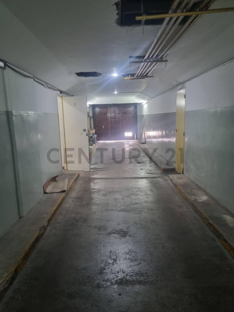 Departamento en Venta de 4 Ambientes con Balcón Terraza y Cochera en Villa Urquiza. 1