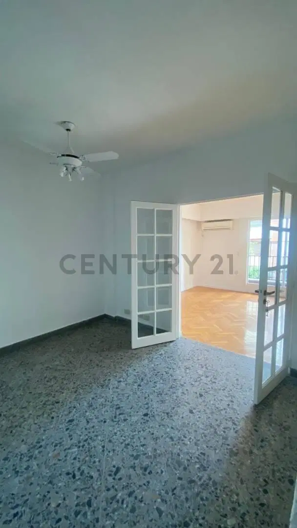 DEPARTAMENTO 4 AMBIENTES AL FRENTE CON BALCÓN CORRIDO, EN BELGRANO 8