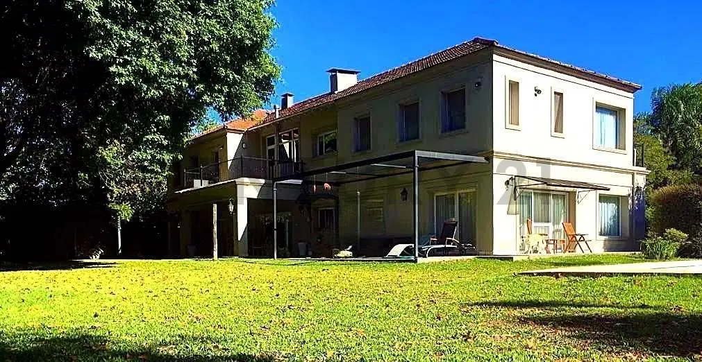 Mapuche CC Alquiler Anual Casa de Categoria en Doble Lote con o sin muebles 4