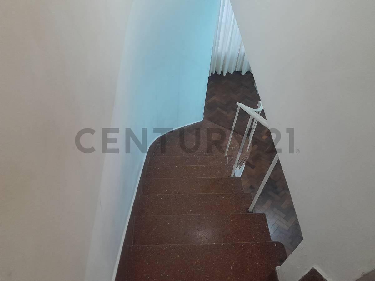 Foto de VENTA 3 AMBIENTES TIPO DÚPLEX CON PATIO Y BALCON– VENTA CON RENTA, imagen 1