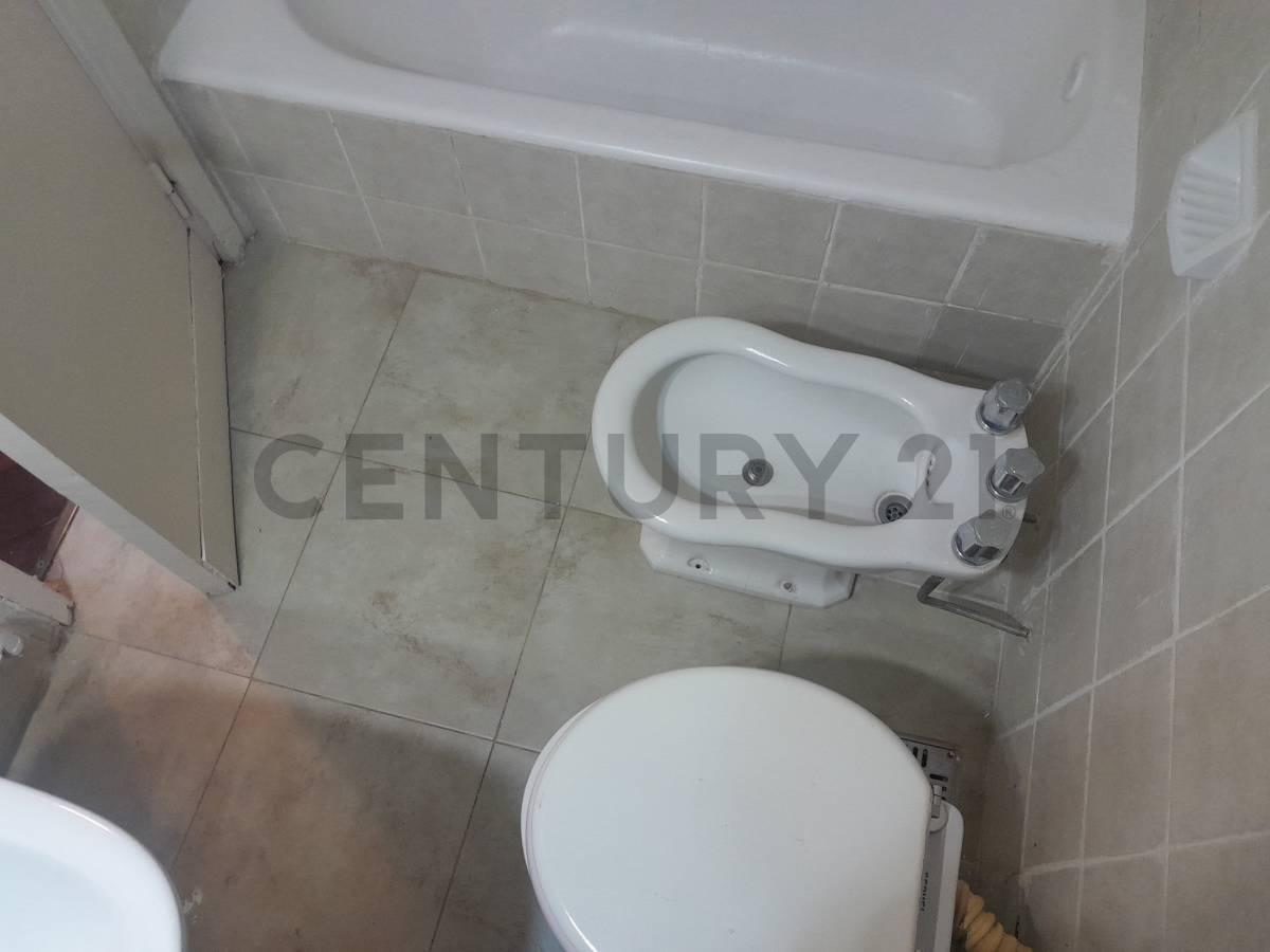 Foto de VENTA 3 AMBIENTES TIPO DÚPLEX CON PATIO Y BALCON– VENTA CON RENTA, imagen 4
