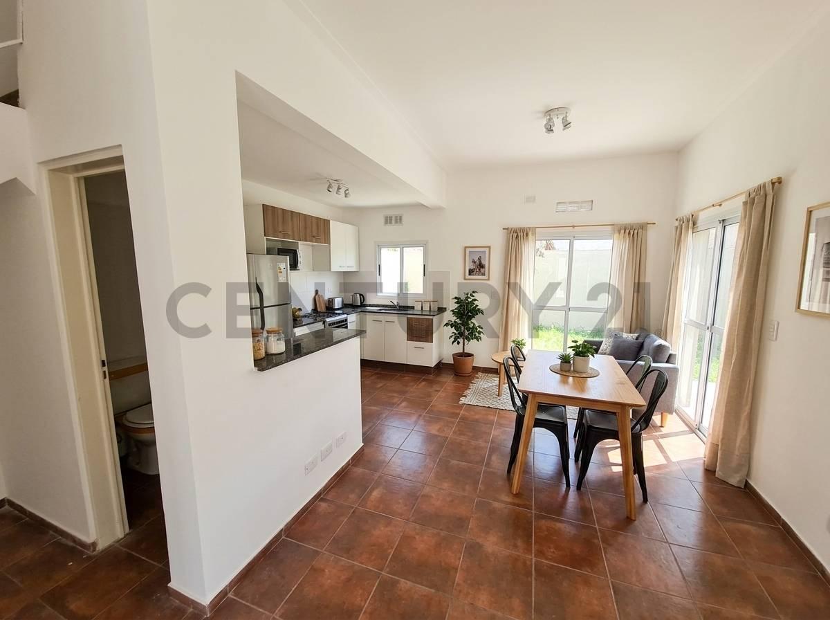 Foto de VENTA PH 3 AMB. ITUZAINGO, ACEPTA PERMUTA: VILLA DEL PARQUE, VILLA, imagen 1