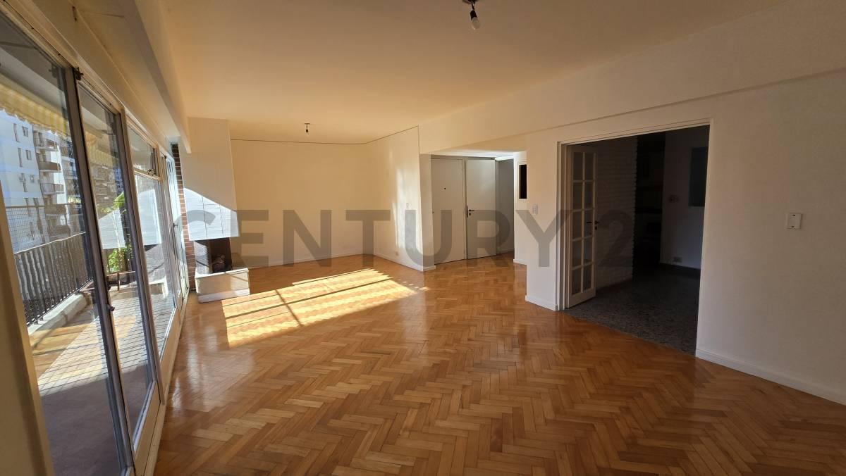 Foto de DEPARTAMENTO 4 AMBIENTES AL FRENTE CON BALCÓN CORRIDO, EN BELGRANO, imagen 4