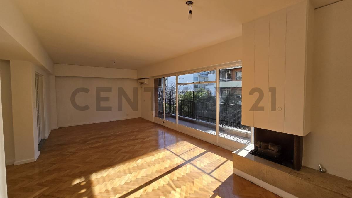 Foto de DEPARTAMENTO 4 AMBIENTES AL FRENTE CON BALCÓN CORRIDO, EN BELGRANO, imagen 3