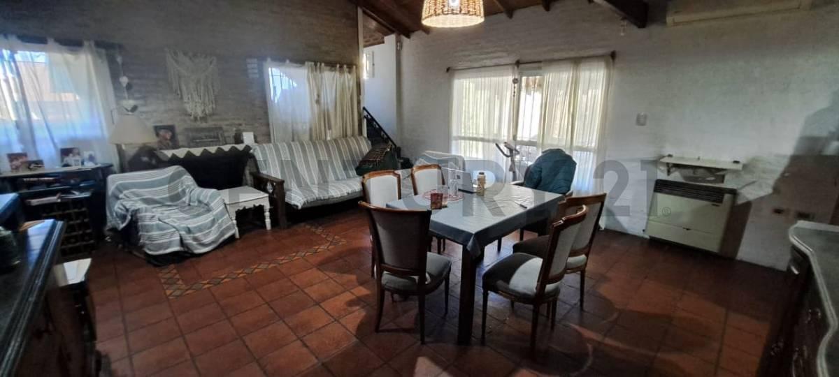 Foto de VENTA CASA 4 AMBIENTES CON PILETA-APTO CREDITO EN SAN MIGUEL, imagen 3
