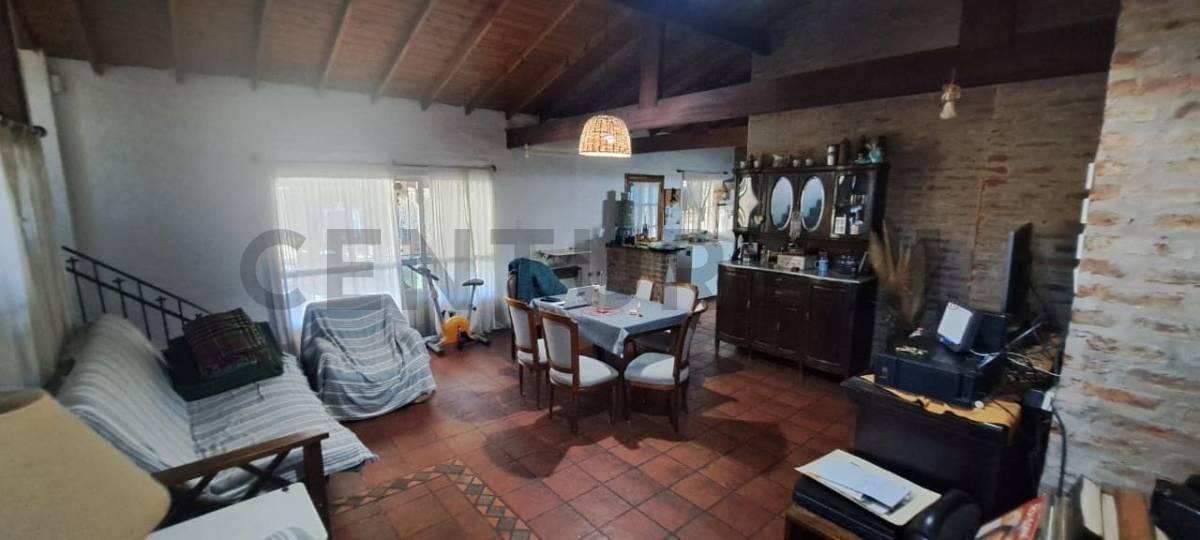 Foto de VENTA CASA 4 AMBIENTES CON PILETA-APTO CREDITO EN SAN MIGUEL, imagen 4