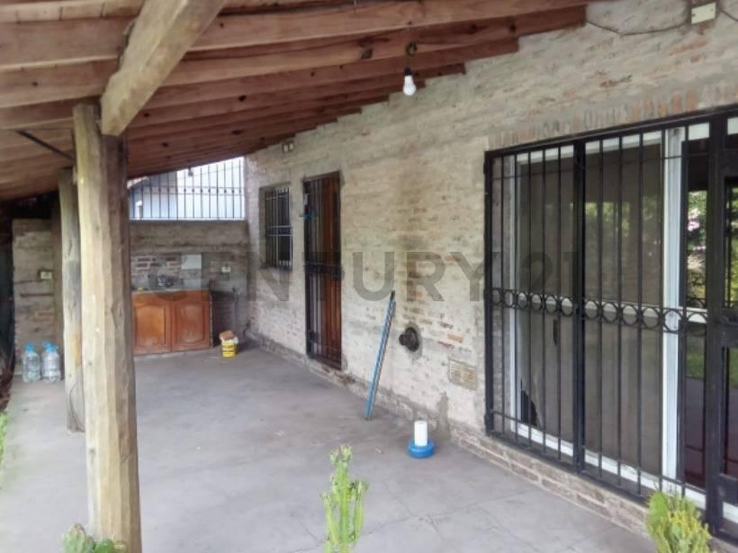 Foto de VENTA CASA 4 AMBIENTES CON PILETA-APTO CREDITO EN SAN MIGUEL, imagen 2